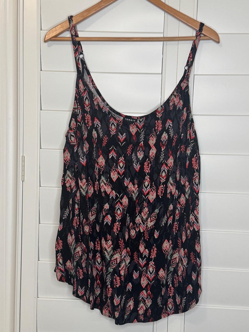 Torrid V-Neck Swing Tank Size 2 (18/20)